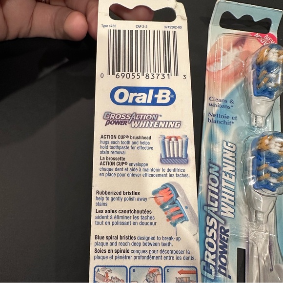 Oral B Cross Action Power Whitening Brush heads - Picture 4 of 5